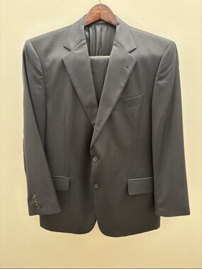 Joseph Abboud Deep Navy Blue Men's Two-Button Suit